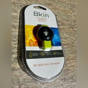Bkin Wearable Safety Beacon LED Day or Night light